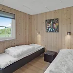 Dom wakacyjny 5 Bedroom Beautiful In Sydals