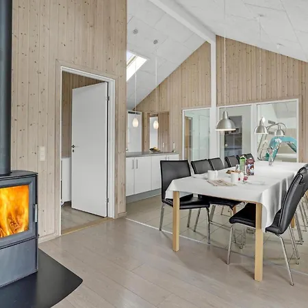 Dom wakacyjny 5 Bedroom Beautiful In Sydals *