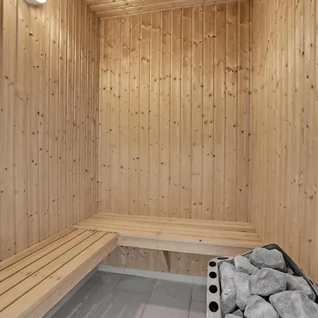 5 Bedroom Beautiful In Sydals Sonderby (Sonderjylland)