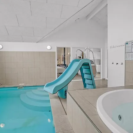 5 Bedroom Beautiful In Sydals 度假居 *