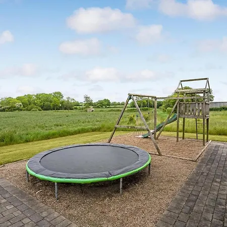 Casa vacanze 5 Bedroom Beautiful In Sydals *