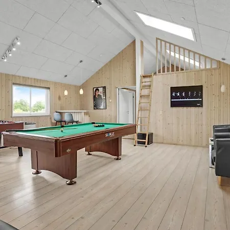 5 Bedroom Beautiful In Sydals Holiday home Horuphav