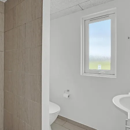 Holiday home 5 Bedroom Beautiful In Sydals *